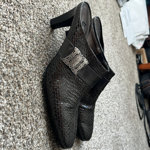 Brighton Rhyme mule heels - Picture 6 of 9